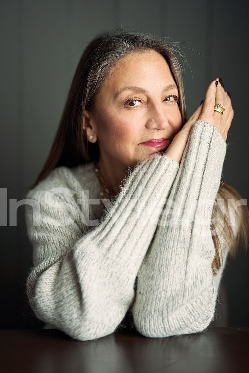 μαρία καλλιμασιά με πουλόβερ