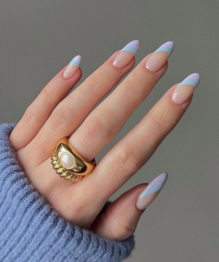 Οβάλ νύχια με λιλά γαλλικό