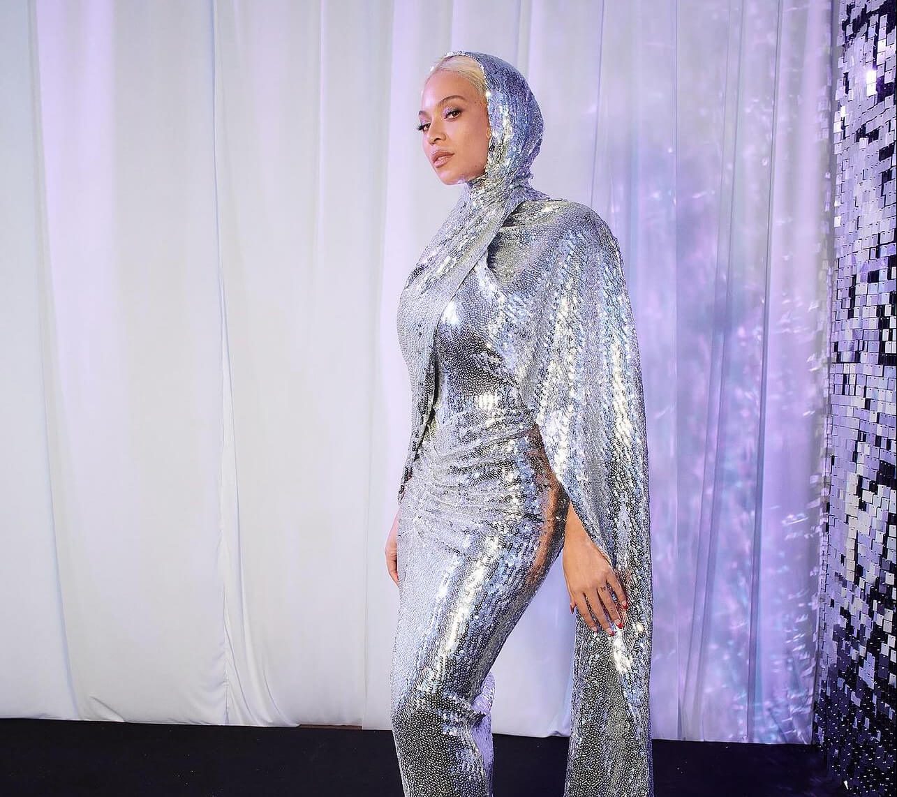 Η Beyonce με φόρεμα από παγιέτες