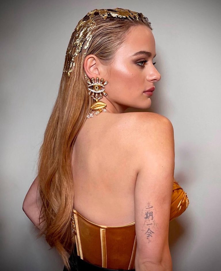 Wet look με φύλα χρυσού