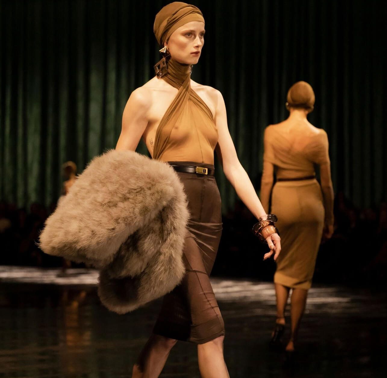 Πασαρέλα του οίκου YSL