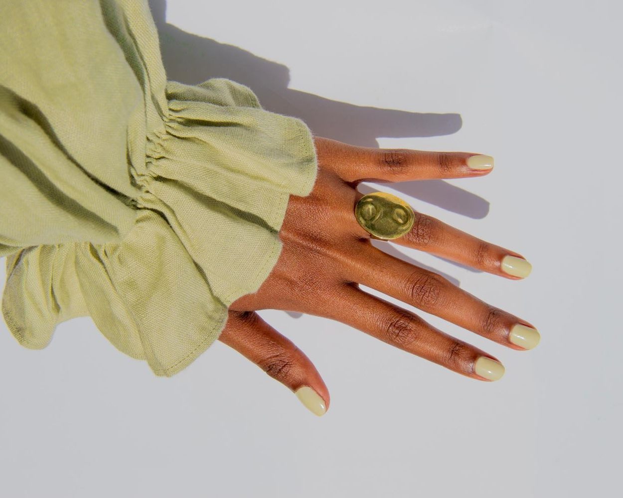 κορυφαίες ανοιξιάτικες αποχρώσεις στα νύχια