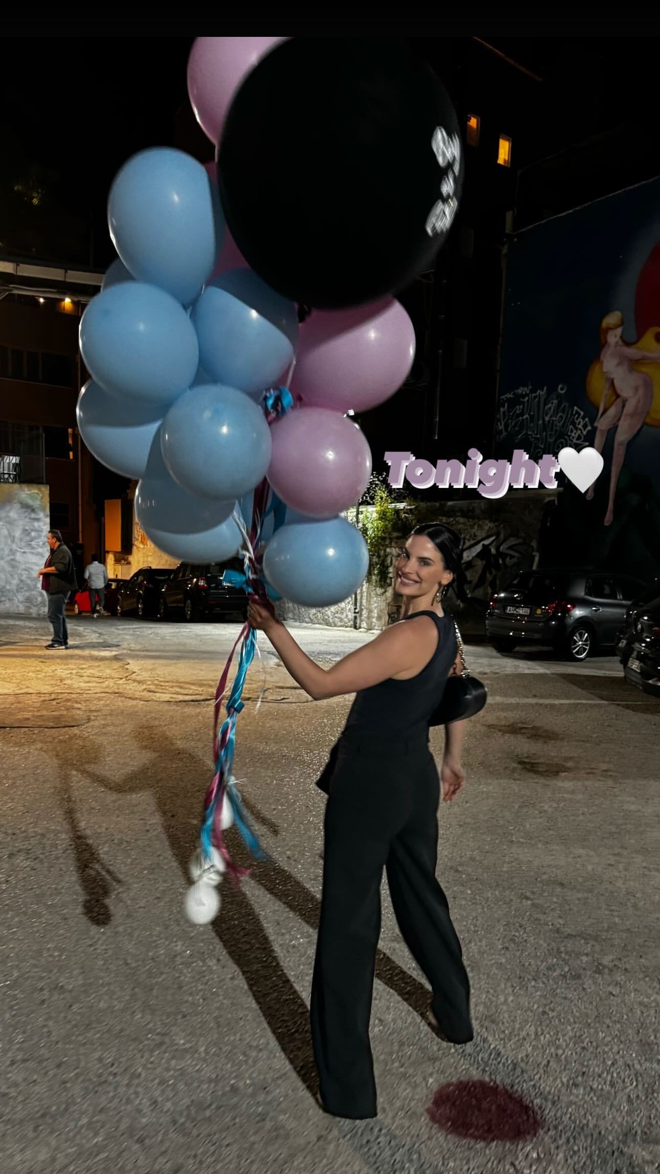 Η Χριστίνα Μπόμπα με μπαλόνια