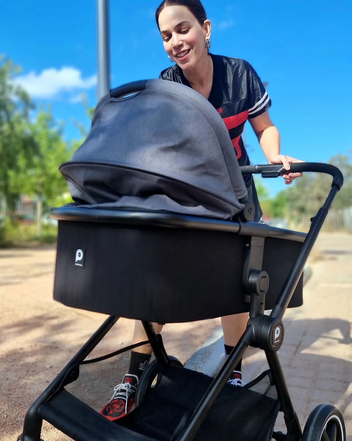 Η Στικούδη βόλτα με το μωρό