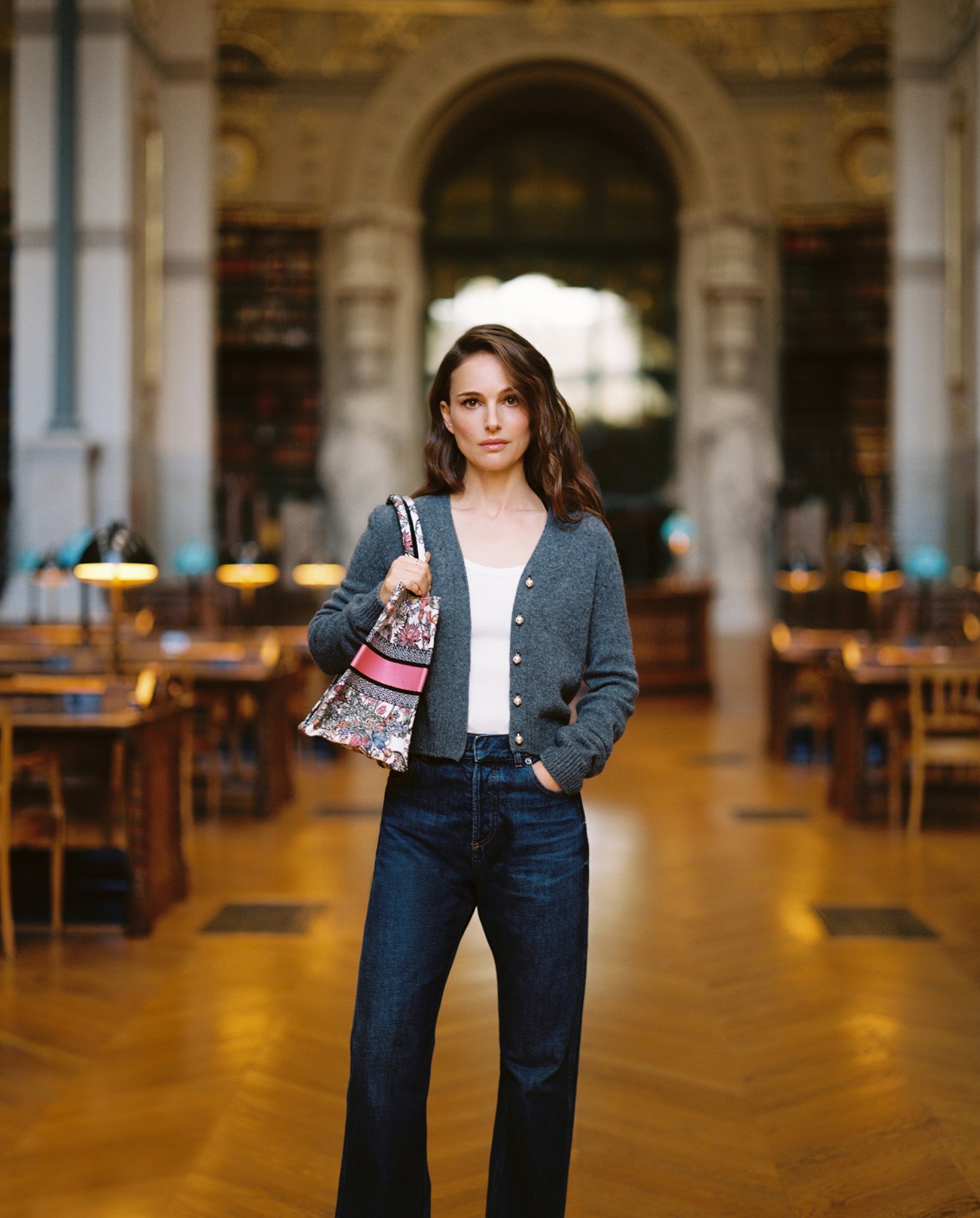Natalie-Portam-DIOR BOOK TOTE CLUB NATALIE PORTMAN-Marion Berrin 6