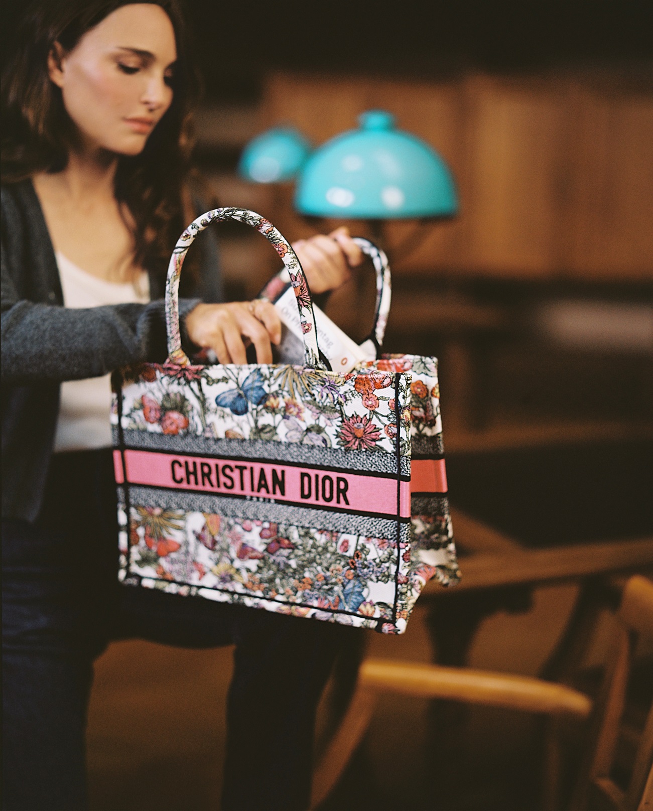 Natalie-Portam-DIOR BOOK TOTE CLUB NATALIE PORTMAN-Marion Berrin 6