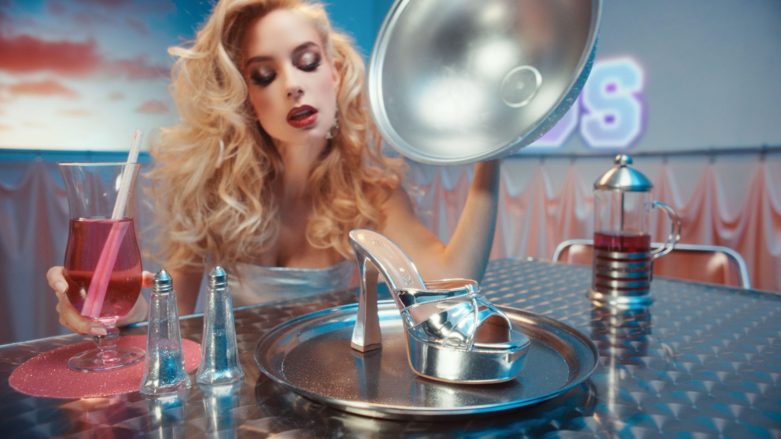 δούκισσα νομικού στην καμπάνια envie