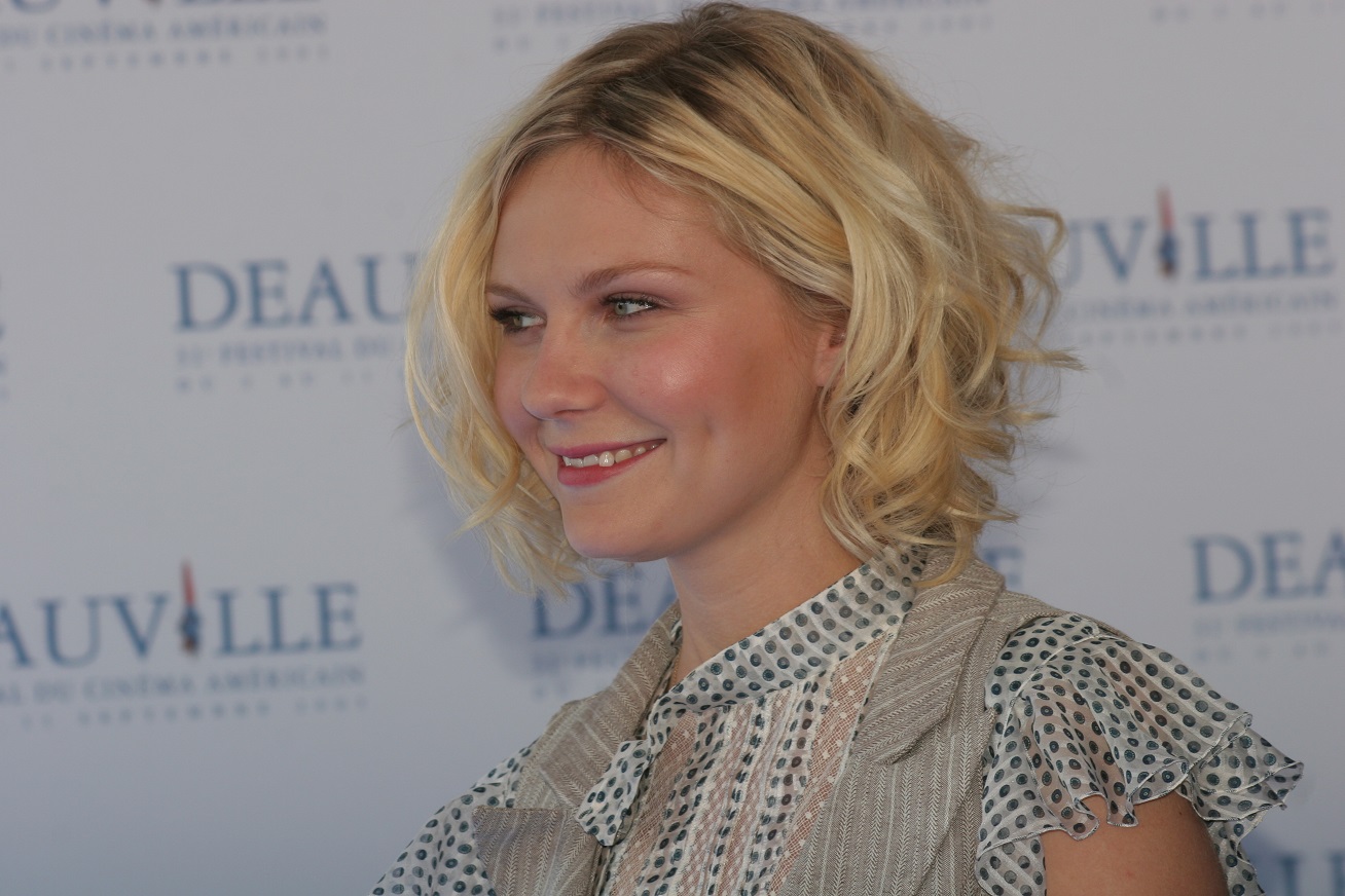 Η Kirsten Dunst ποζάρει στο photocall για το "Elizabethtown" στο 31ο Φεστιβάλ Αμερικάνικου Κινηματογράφου της Ντοβίλ στις 7 Σεπτεμβρίου 2005