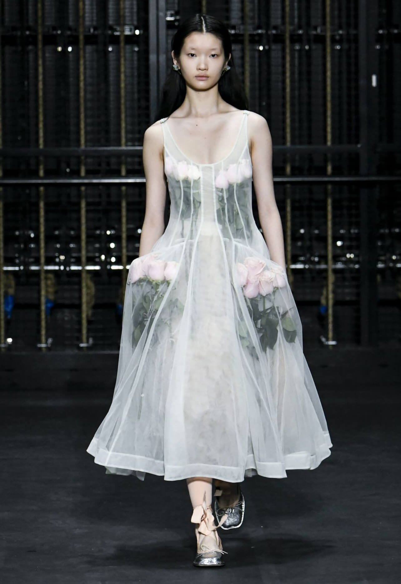 Φόρεμα με αληθινά λουλούδια