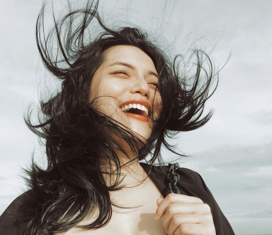 Αποκτάμε φυσικά λευκά δόντια