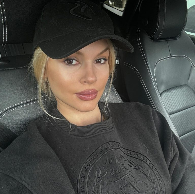 Βίκυ Κάβουρα