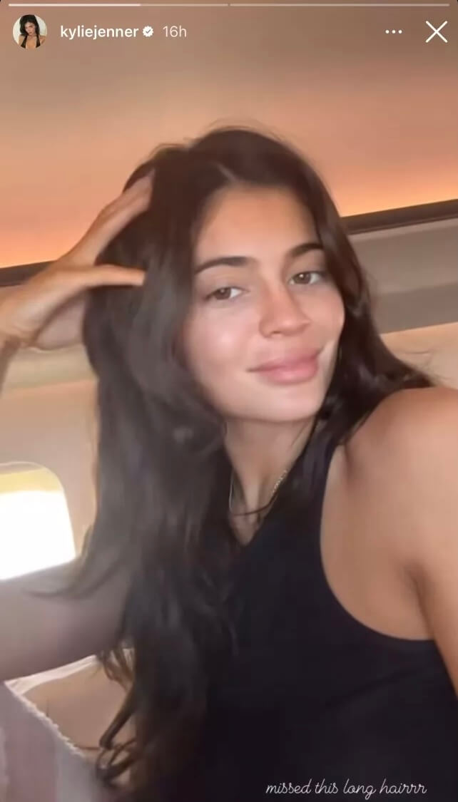 H Kylie Jenner με μακριά μαλλιά