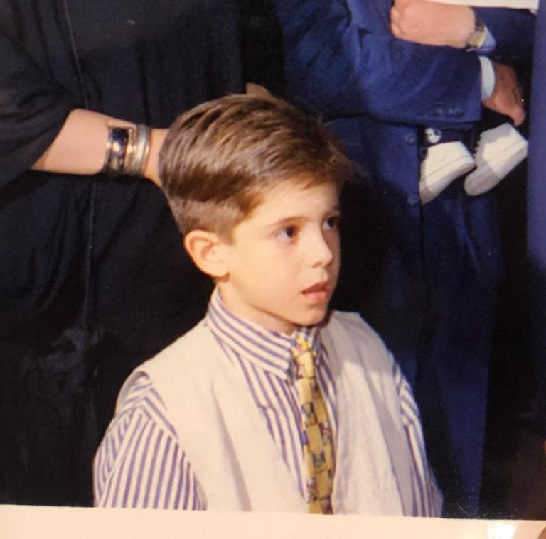 Ο Γιώργος Λιβάνης σε παιδική ηλικία