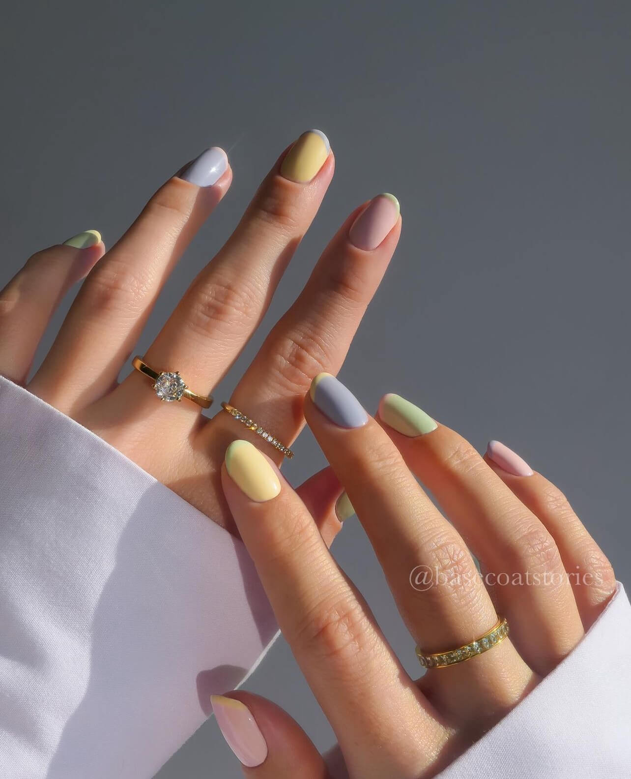 Παστέλ νύχια σε κοντό μανικιούρ