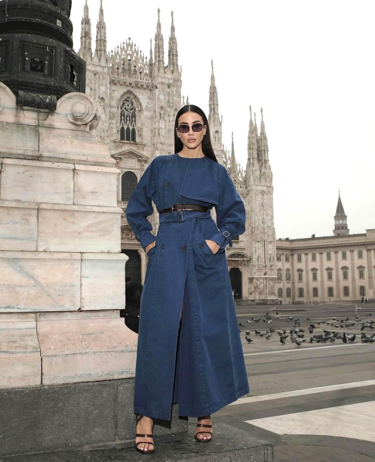 Τζιν καμπαρντίνα με μαύρη λεπτή ζώνη