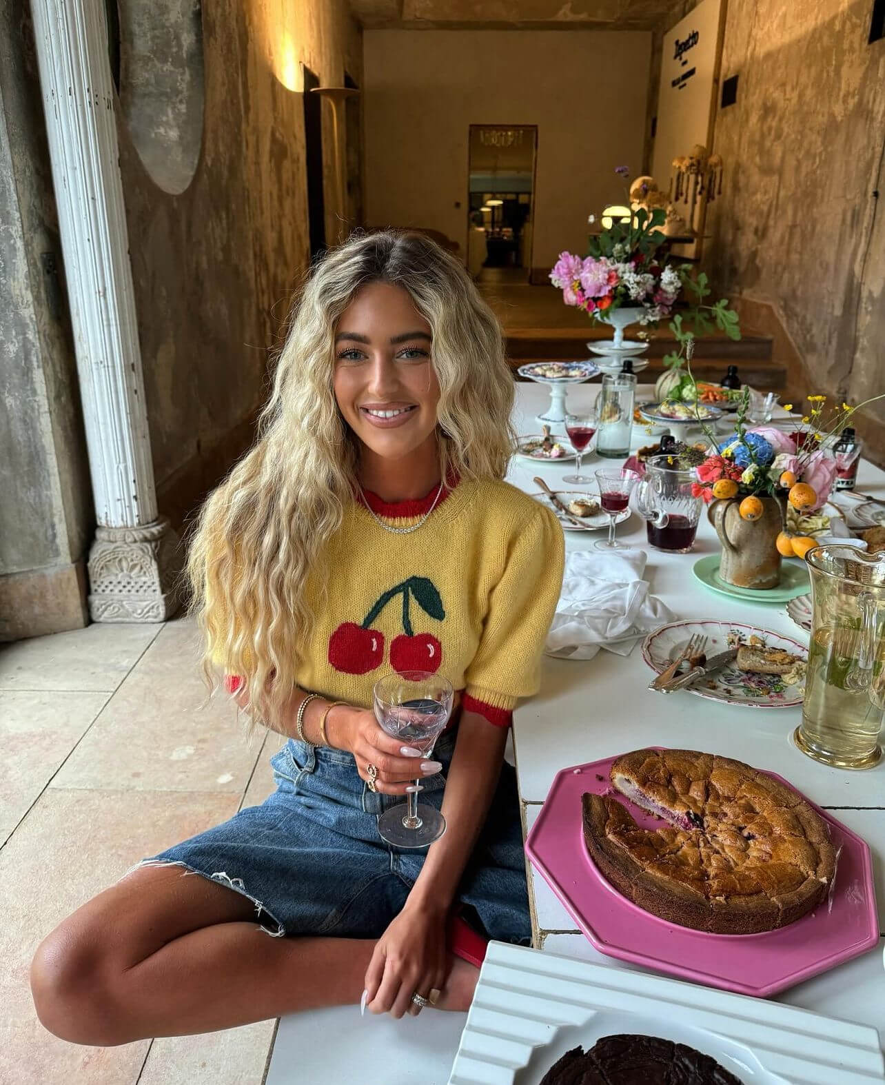 Καθημερινό σύνολο με τζιν παντελόνι