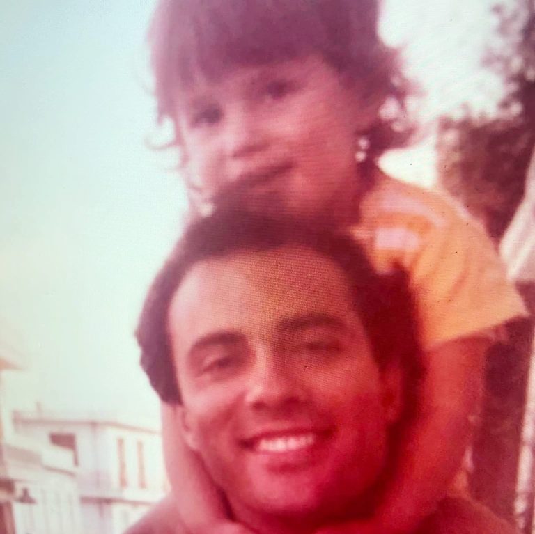 Η Κλέλια Ρένεση σε μικρή ηλικία