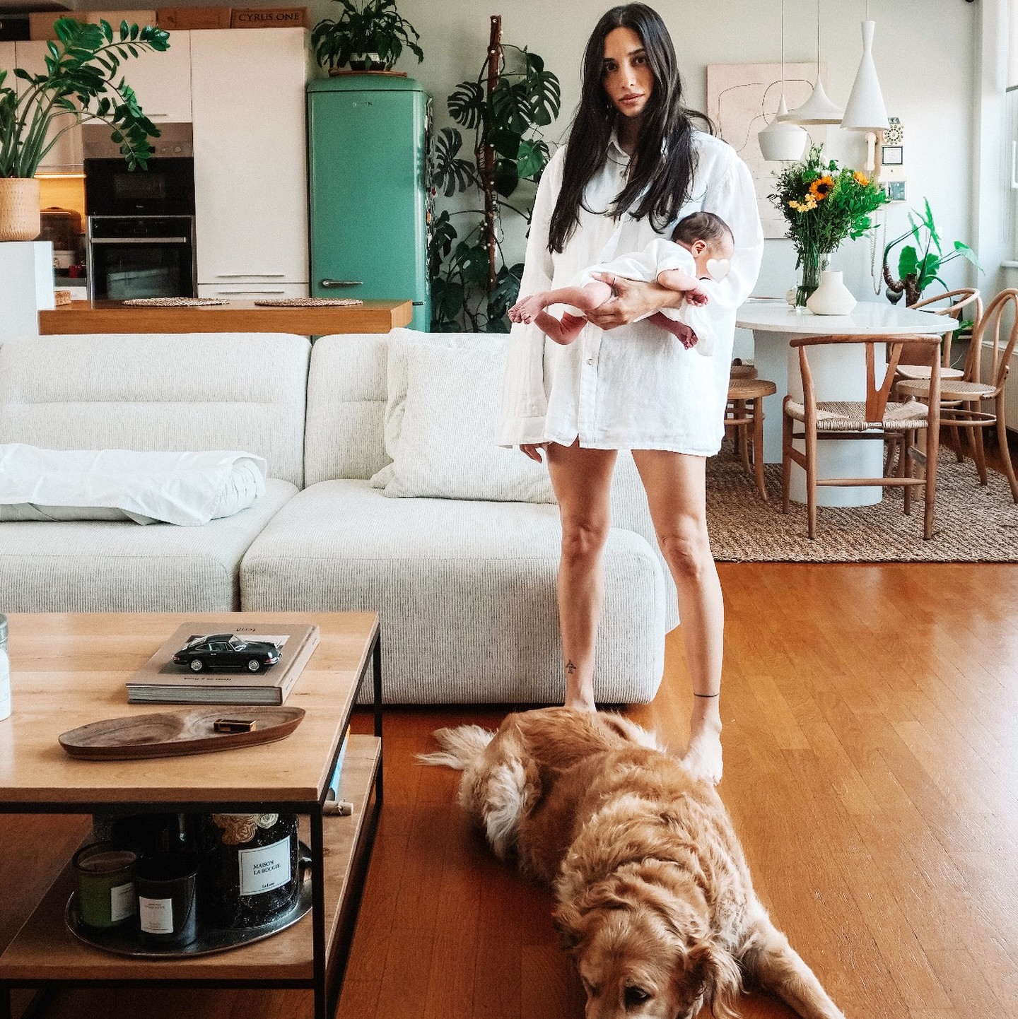 Η Νάντια Ράπτη με το νεογέννητο μωρό της