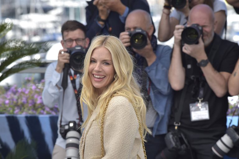 Η Sienna Miller στο Κινηματογραφικό Φεστιβάλ των Καννών 2024. Horizon: An American Saga Photocall.