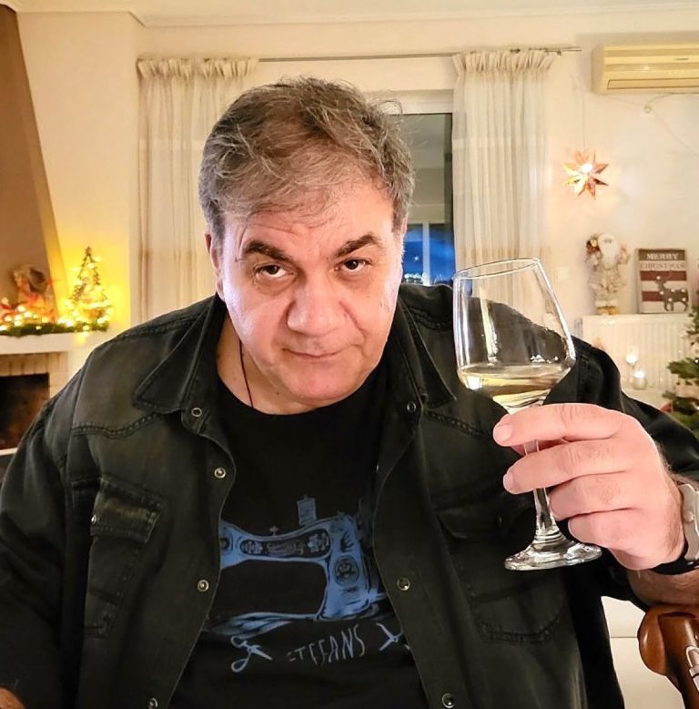 Δημήτρης Σταρόβας