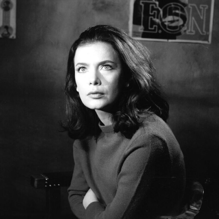 Tζένη Καρέζη