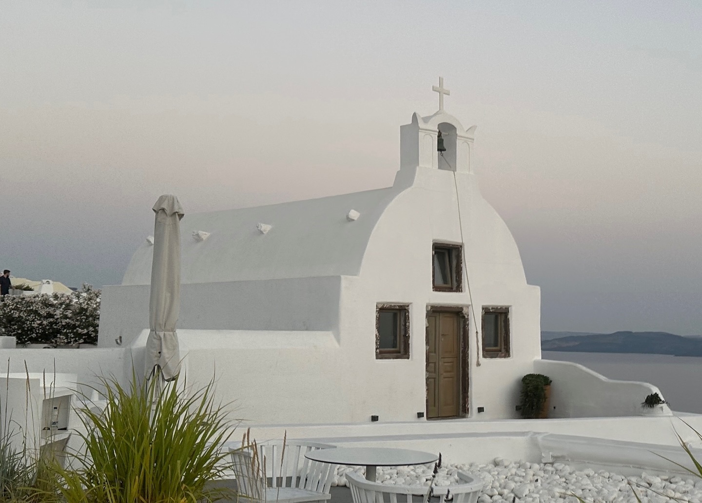 Στη Σαντορίνη η Claudia Schiffer