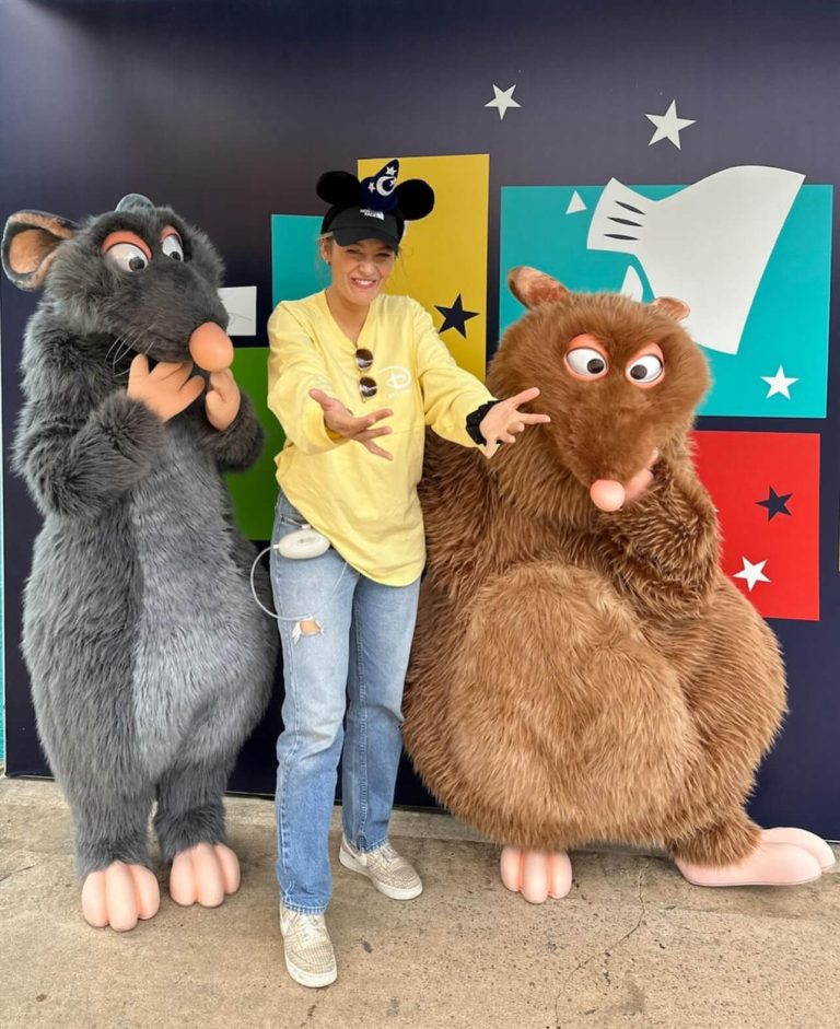 H Blake Lively στη Disneyland