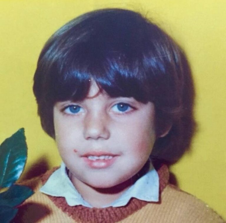 Ο Θέμης Καραμουρατίδης παιδί