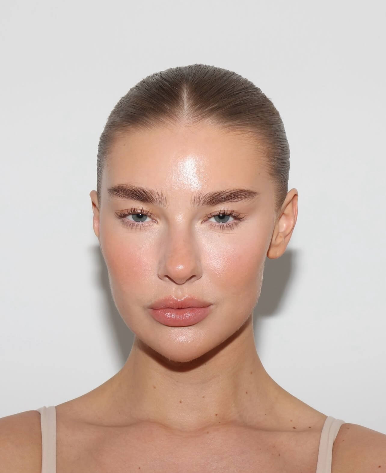 Καθαρό πρόσωπο χωρίς μακιγιάζ