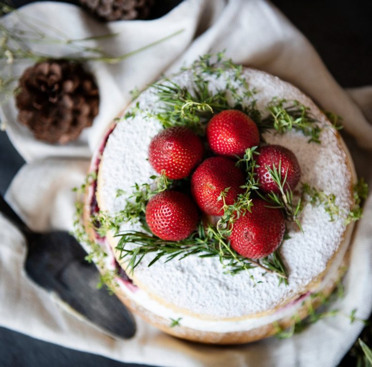 Τούρτα με φράουλες