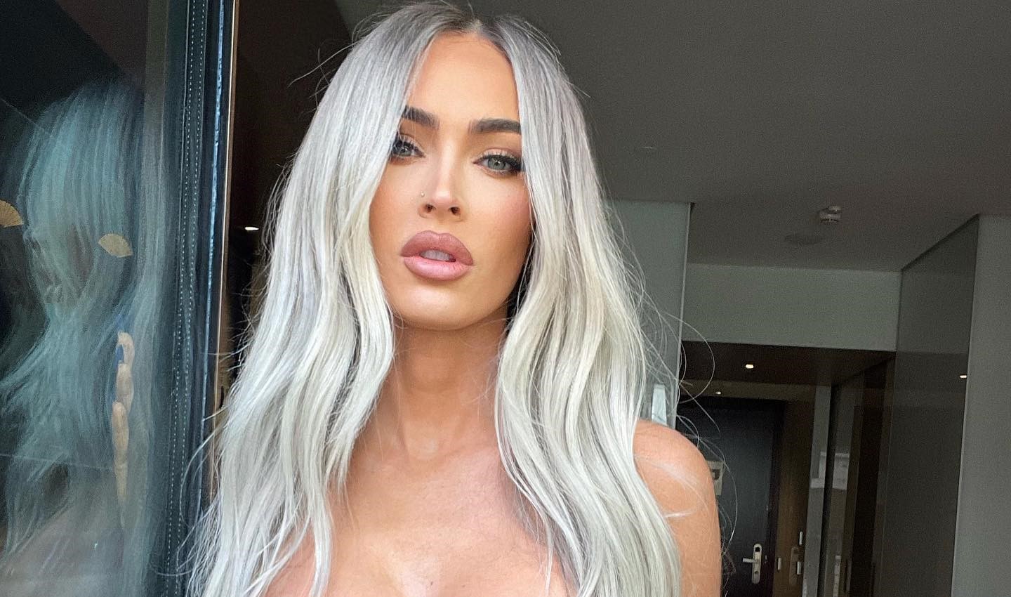 Megan Fox: Με γαλλικό μανικιούρ μεν στα όρια του κιτς δε