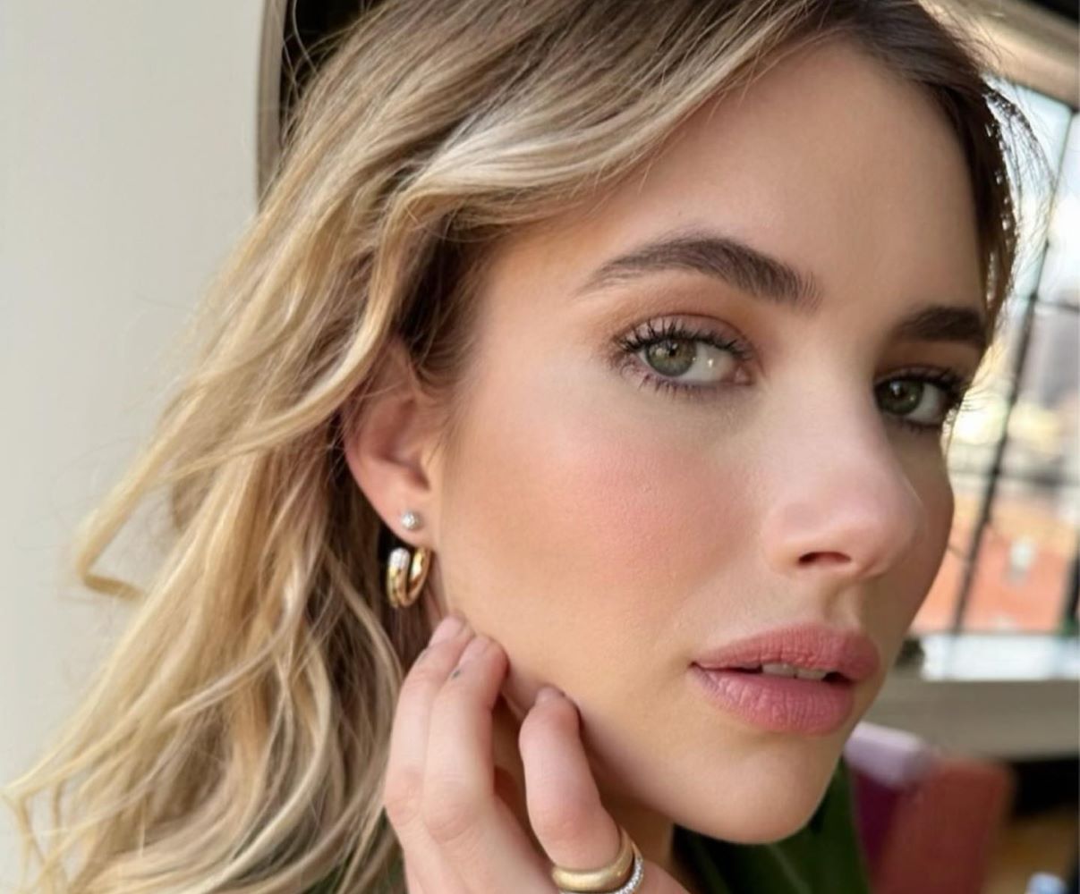 Emma Roberts: Η αγαπημένη της μάσκαρα