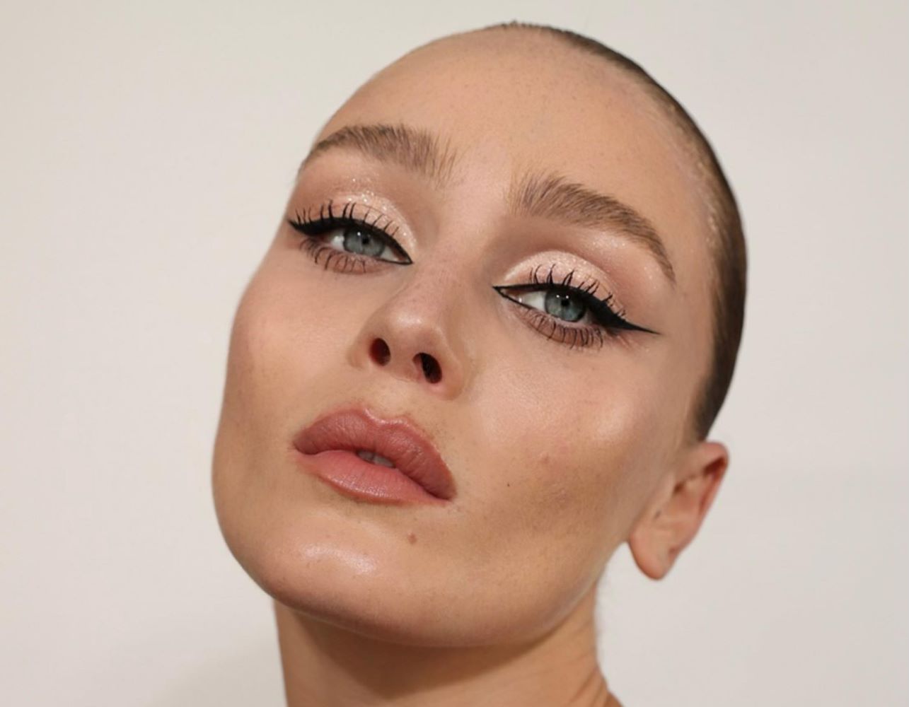 4 μάσκαρα για τεράστιες βλεφαρίδες