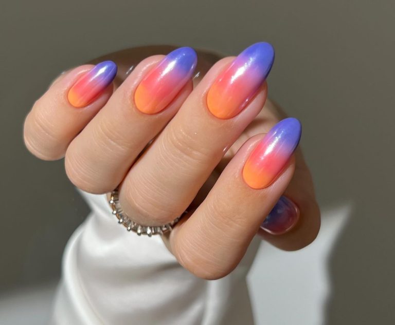 Προτάσεις για πολύχρωμο μανικιούρ