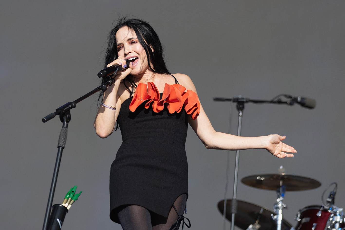 H Andrea Corr τραγουδά στο πλαίσιο της συναυλίας της Shania Twain στο BST Hyde Park στις 7 Ιουλίου 2024 στο Λονδίνο. Χαρακτηρίστηκε δε ως "υπέροχη".