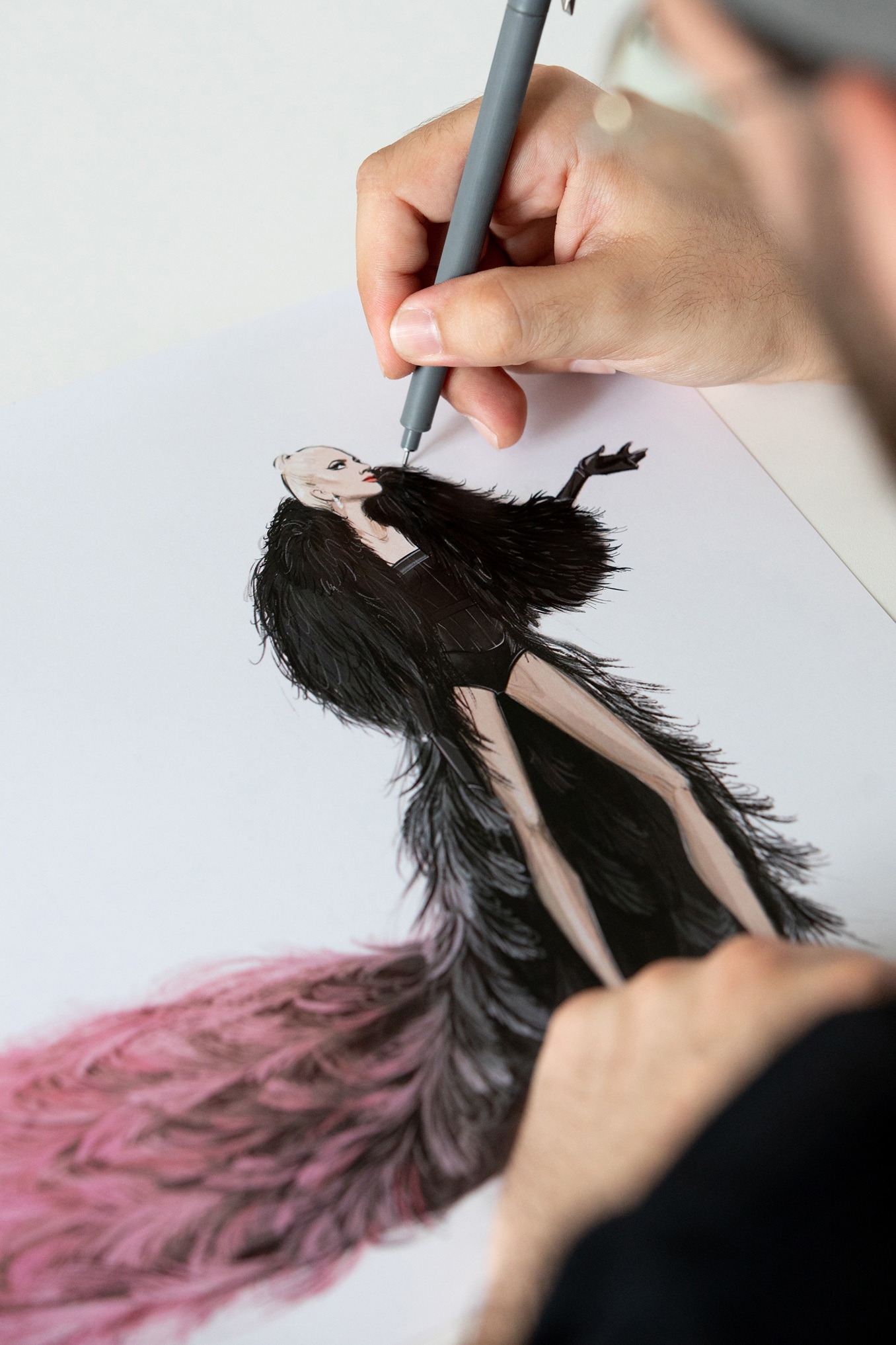 Σκίτσο της Lady Gaga για τους Ολυμπιακούς Αγώνες με το ρούχο Dior