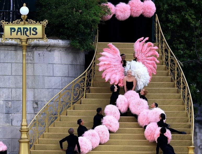 Η Lady Gaga στην τελετή έναρξης των Ολυμπιακών Αγώνων στο Παρίσι