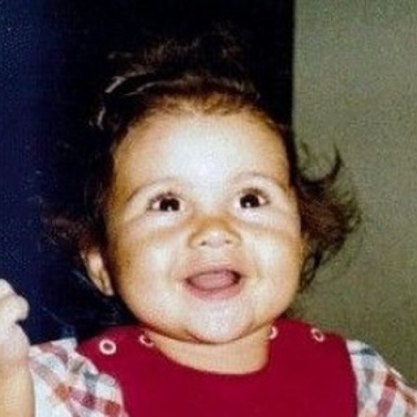 Άννα Μαρία Παπαχαραλάμπους