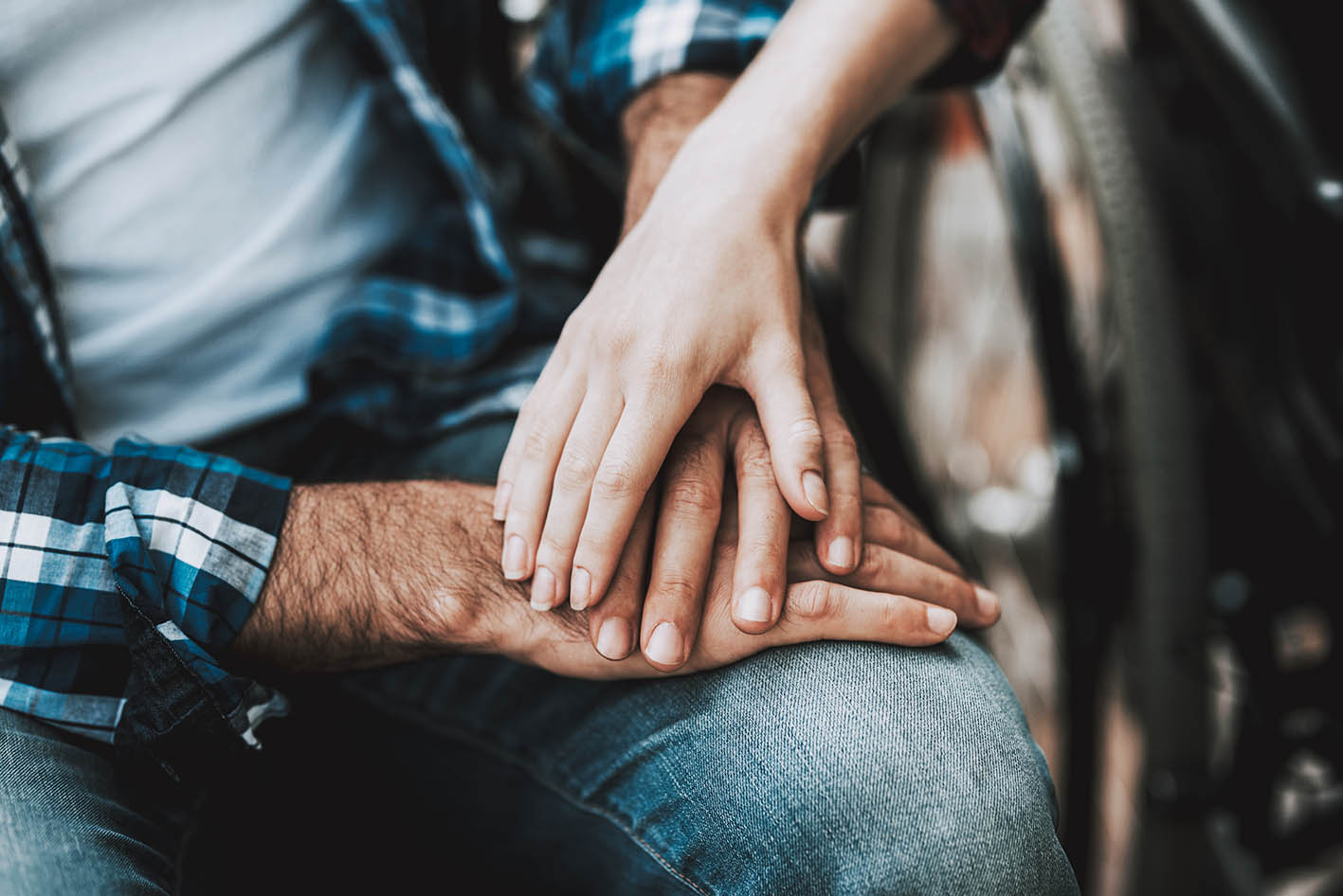 Ζευγάρι χέρι χέρι