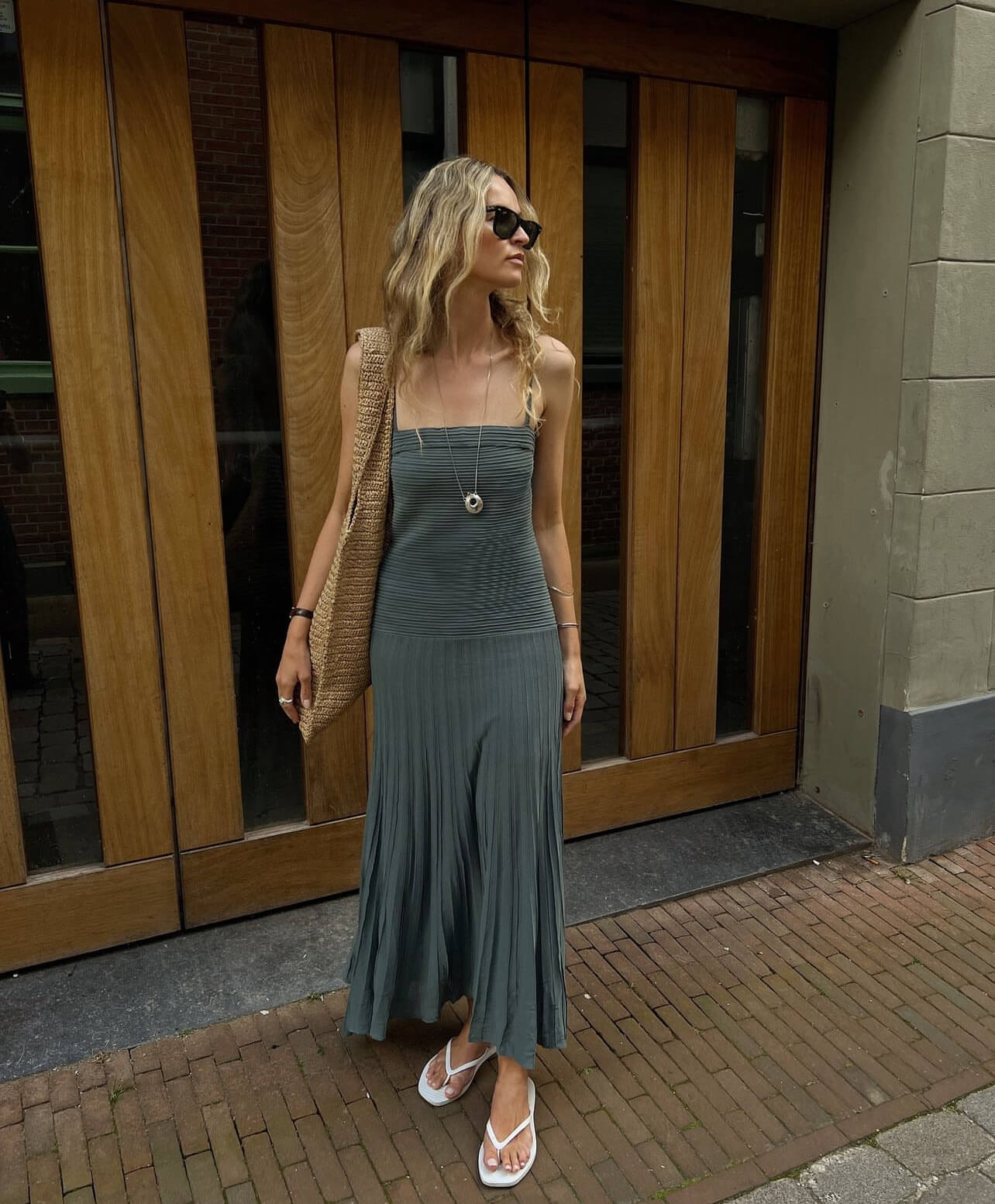 Καλοκαιρινά σύνολα με σαγιονάρες