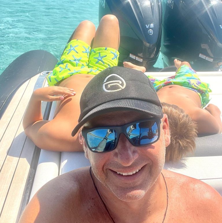 Ο Λιάγκας με τα παιδιά του