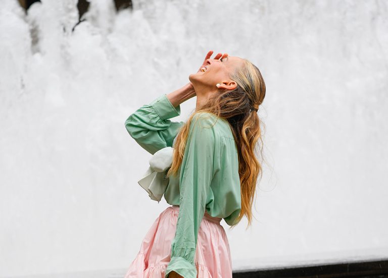 H Sarah Jessica Parker στα γυρίσματα της σειράς 'And Just Like That' στη Νέα Υόρκη.