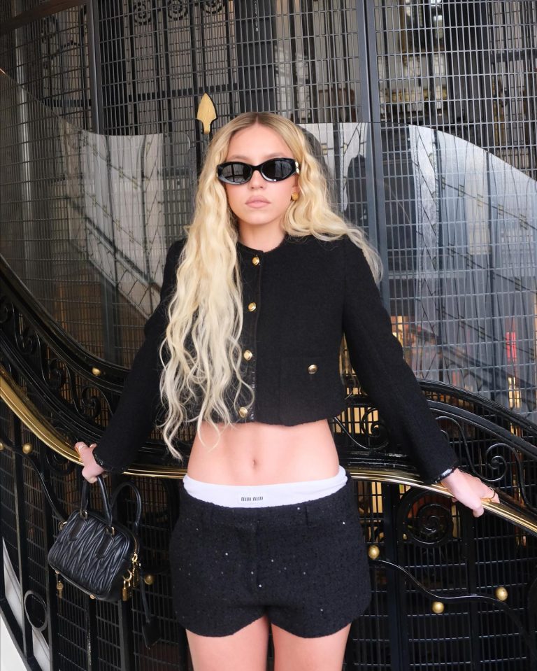 sydney sweeney με μποξεράκι