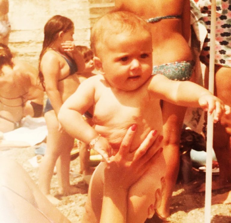 Η Φωτεινή Πετρογιάννη όταν ήταν μωρό