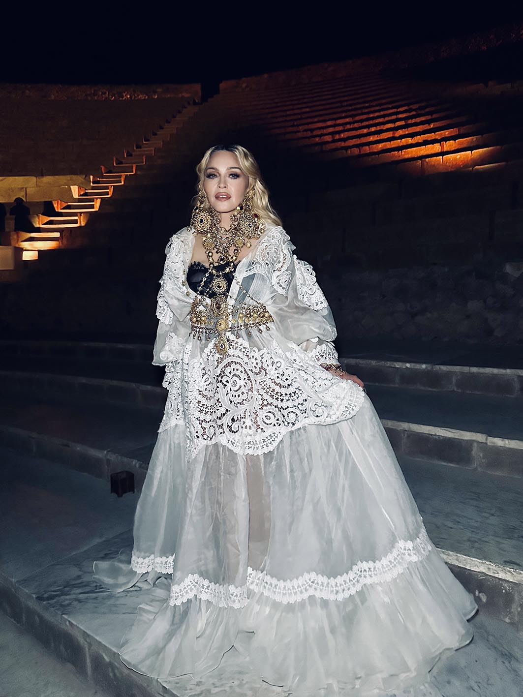 H Madonna επισκέφτηκε στις 16 Αυγούστου την αρχαία Πομπηία στην Ιταλία για να γιορτάσει τα 66α γενέθλιά της.