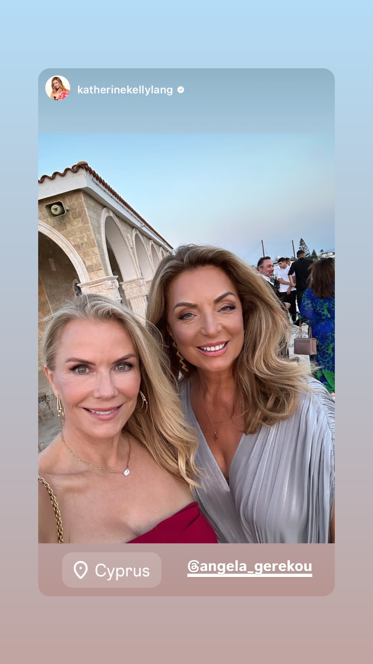 Η Katherine Kelly Lang με την Άντζελα Γκερέκου