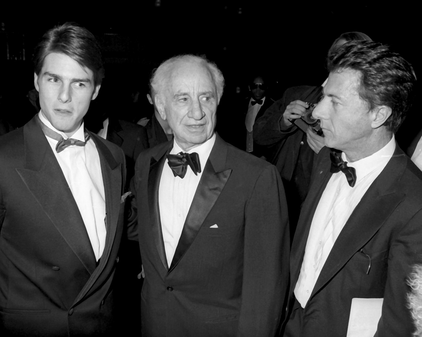 Oι Tom Cruise, Elia Kazan and Dustin Hoffman στο American Μουσείο Κινηματογράφου στο Gala που δόθηκε για να τιμήσουν τον σκηνοθέτη στις 19 Ιανουαρίου 1987 στο ξενοδοχείο Waldorf στη Νέα Υόρκη.