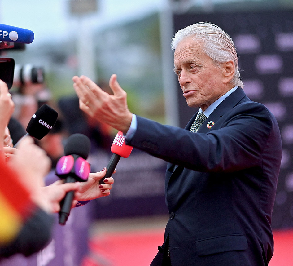 Ο Michael Douglas ως τιμώμενος καλεσμένος στην Τελετή Έναρξης του 50ου Αμερικανικού Φεστιβάλ Κινηματογράφου στο Deauville στις 6 Σεπτεμβρίου στη Γαλλία.