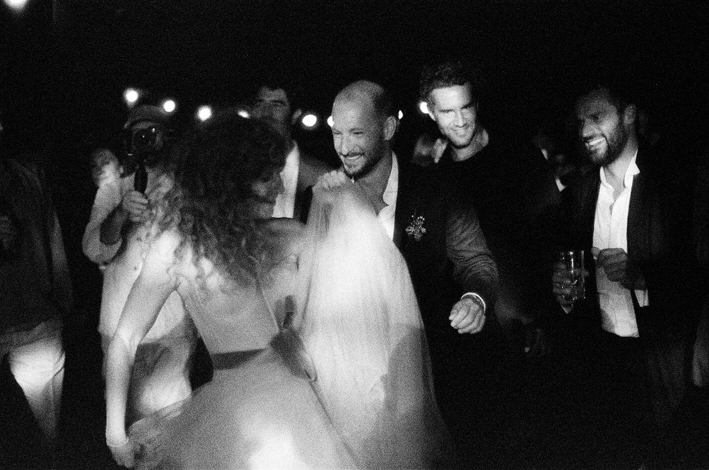 O γάμος στην Άνδρο της Άλκηστις Πουλοπούλου και του Λεωνίδα Βροντίση