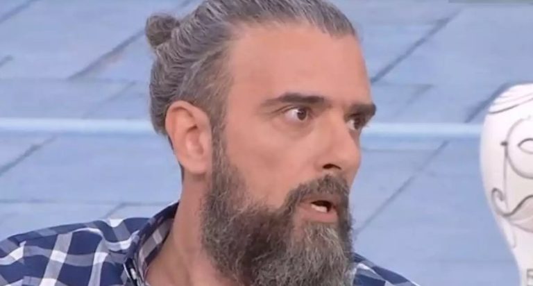 Την έντονη αντίδραση του Σωτήρη Τσαφούλια προκάλεσε η ανάρτηση της Αφροδίτης Μάνου για τον Γιώργο Μαζωνάκη τη μέρα της κηδείας του. 